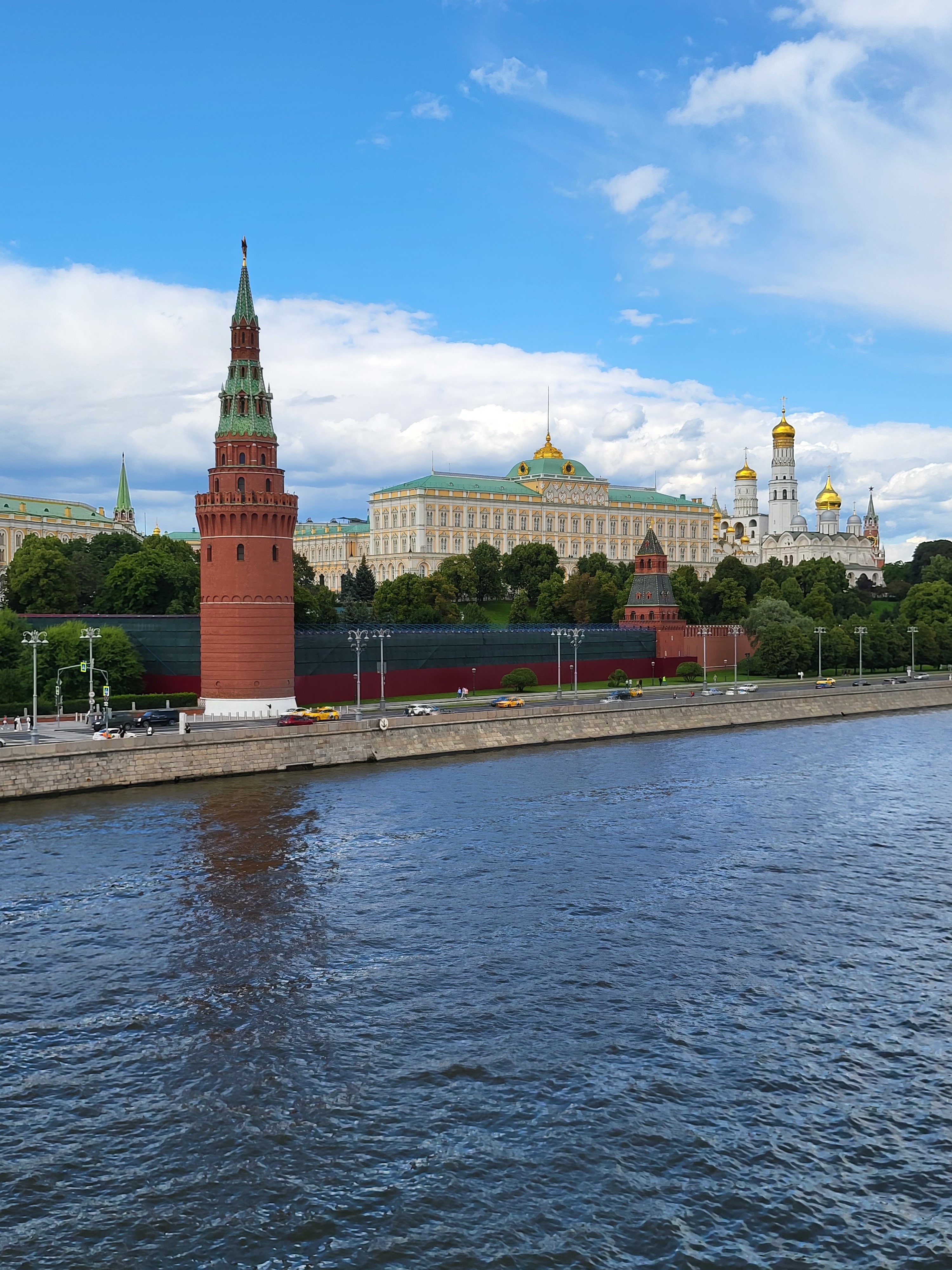 Путин приказал ВКС РФ начать патрулировать Черное море самолетами с «Кинжалами» Путин приказал ВКС РФ начать патрулировать Черное море самолетами с «Кинжалами»